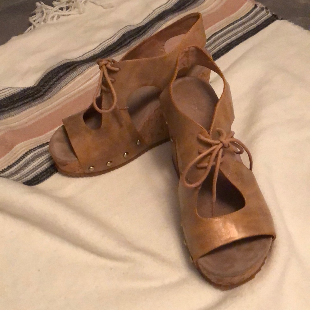 Antelope shoes